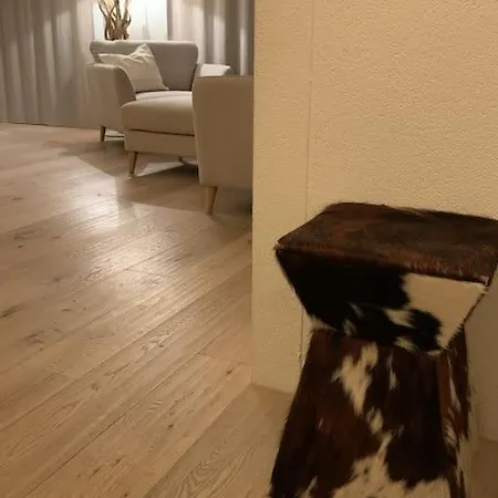 Apartment Sonniges Und Stylishes Bijou In Bad St. Moritz